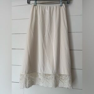 Vassarette Women’s Half Slip Lace Trim Size 2X